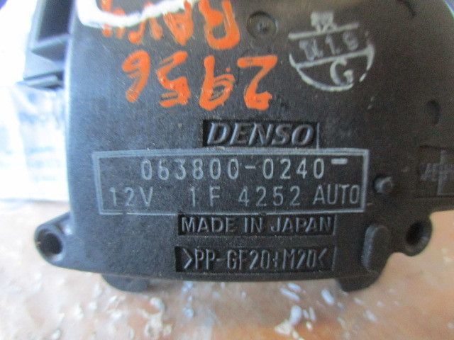 Motor da comporta da sofagem TOYOTA RAV4 II (_A2_)