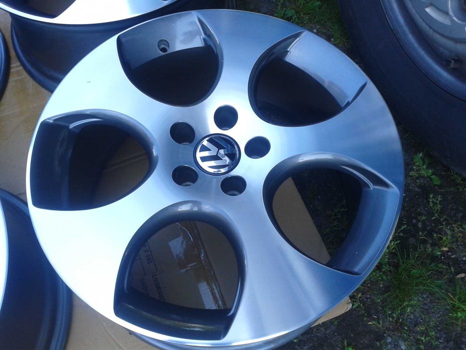 nowe felgi r18 szare volkswagen gti golf caddy passat arteon sharan