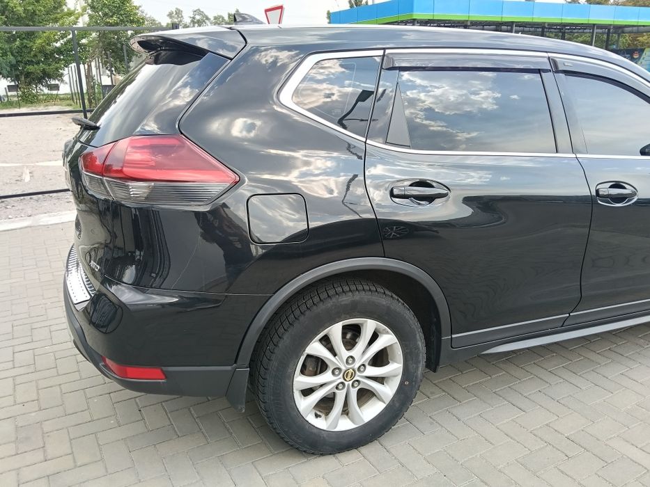 продам автомобіль Ніссан Рог