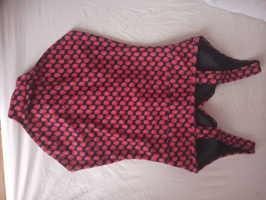 Суцільний купальник