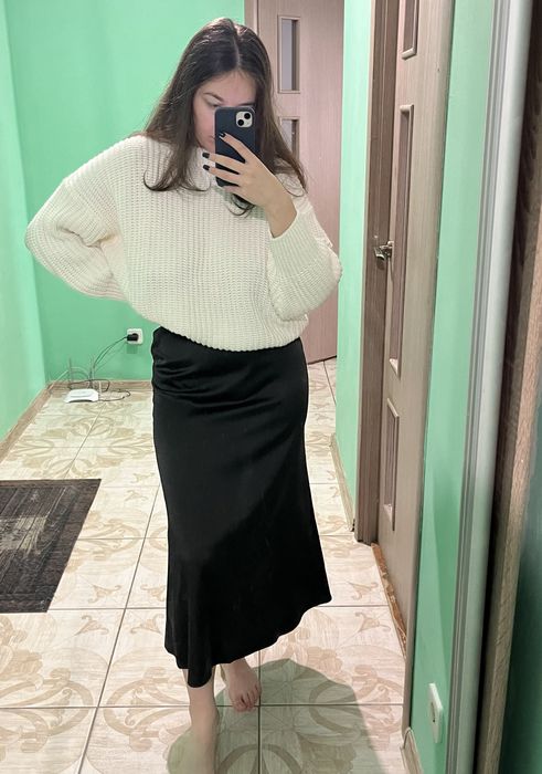 Атласна спідниця