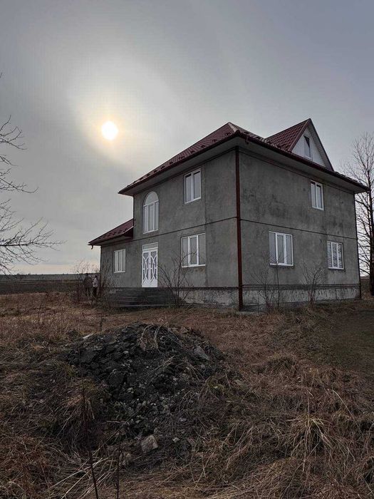 Просторий будинок у Рідківцях 203 м² з великою ділянкою