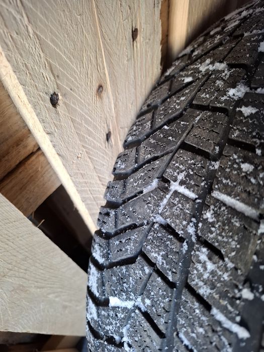 Sprzedam zimowe opony z felgami 285/45 R19 ( bmw x6,x5)