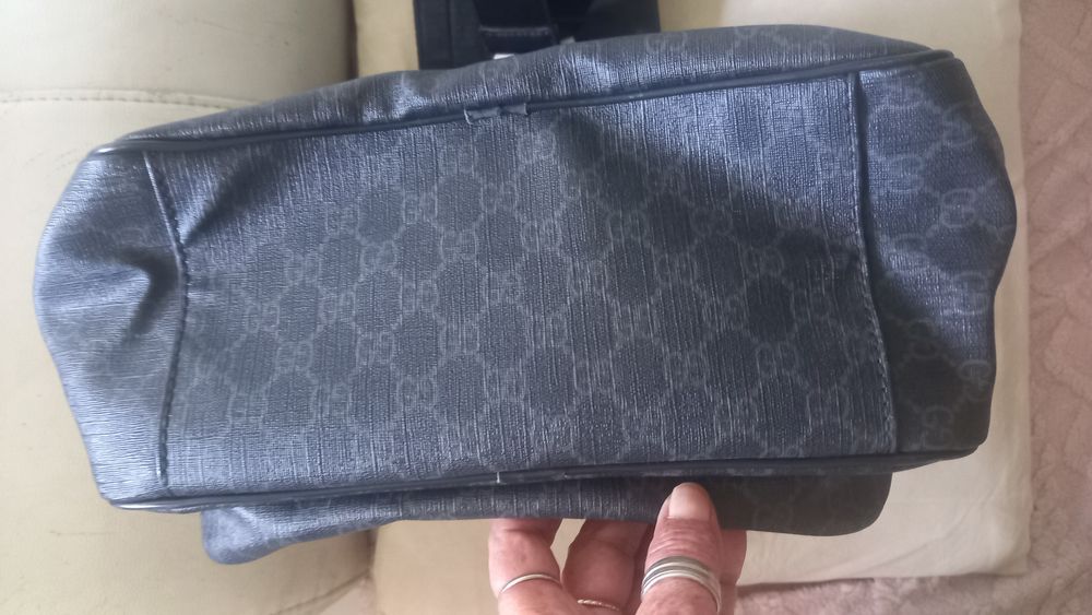 Mochila muito boa.