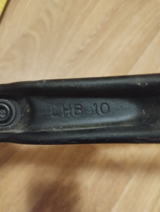 Саперская лопатка, саморезы