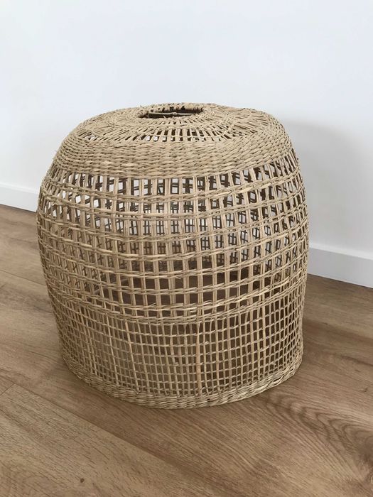 Abajur de teto, em verga, diâmetro de 40 cm