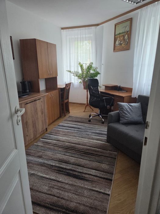 Wynajme 2 pokoje studentom lub mieszkanie dwupokojowe
