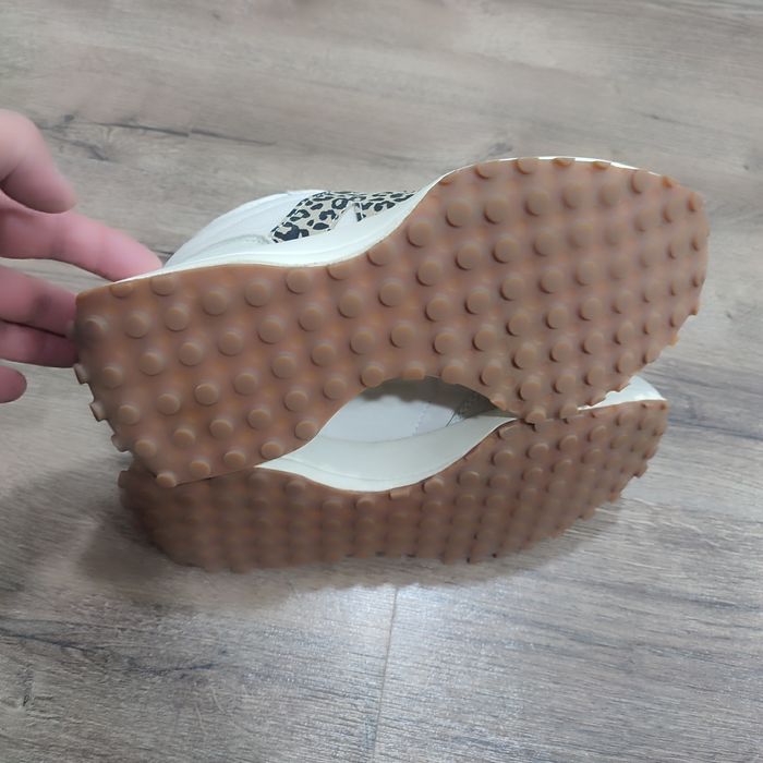 Кросівки New Balance 327 41 розмір