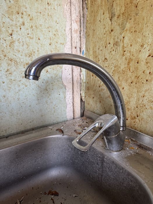 Унитаз Тумба кухонная Раковина Умывальник Кран Дверь межкомнатная