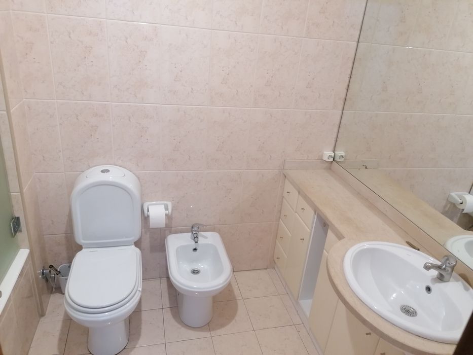Moradia T5 com 4 WC, Garagem, Jardim, Terraço e Clarabóia