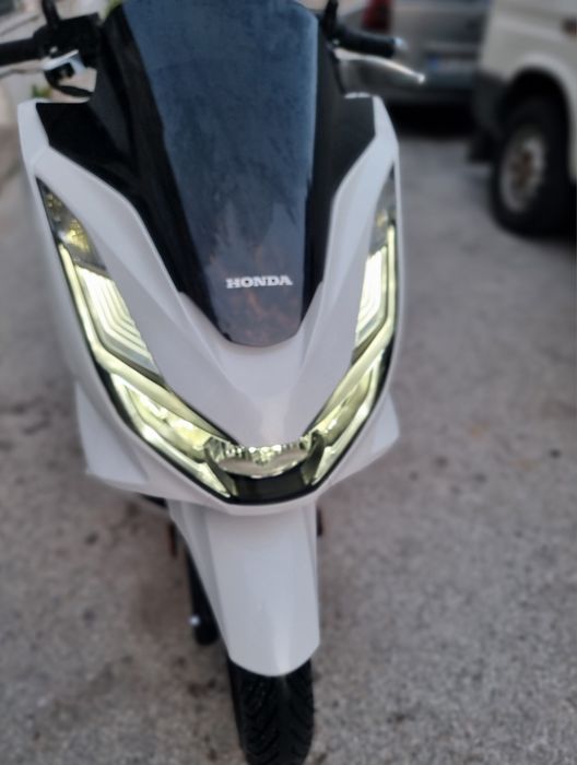 Moto PCX 125 , 373  km , branca semi nova 2024