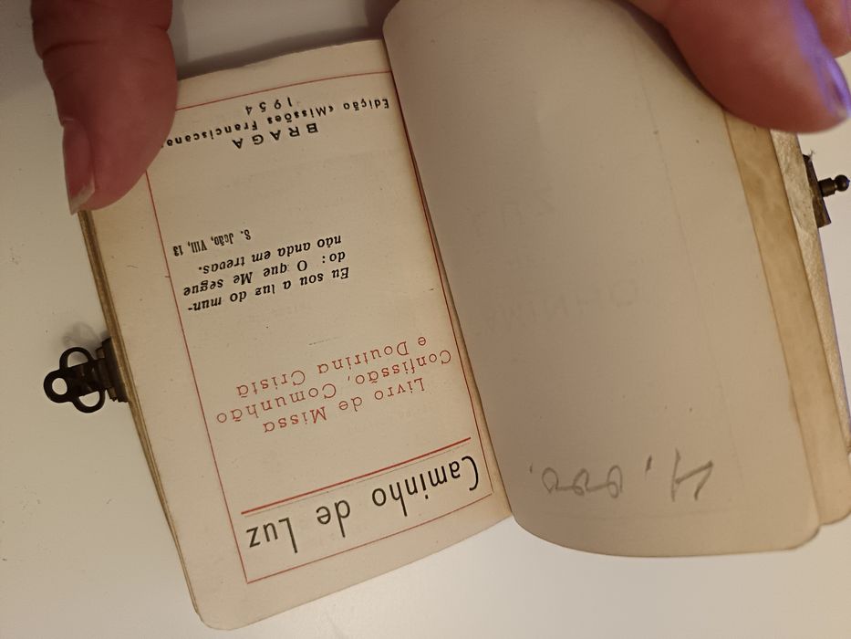 Livro de missa confissão