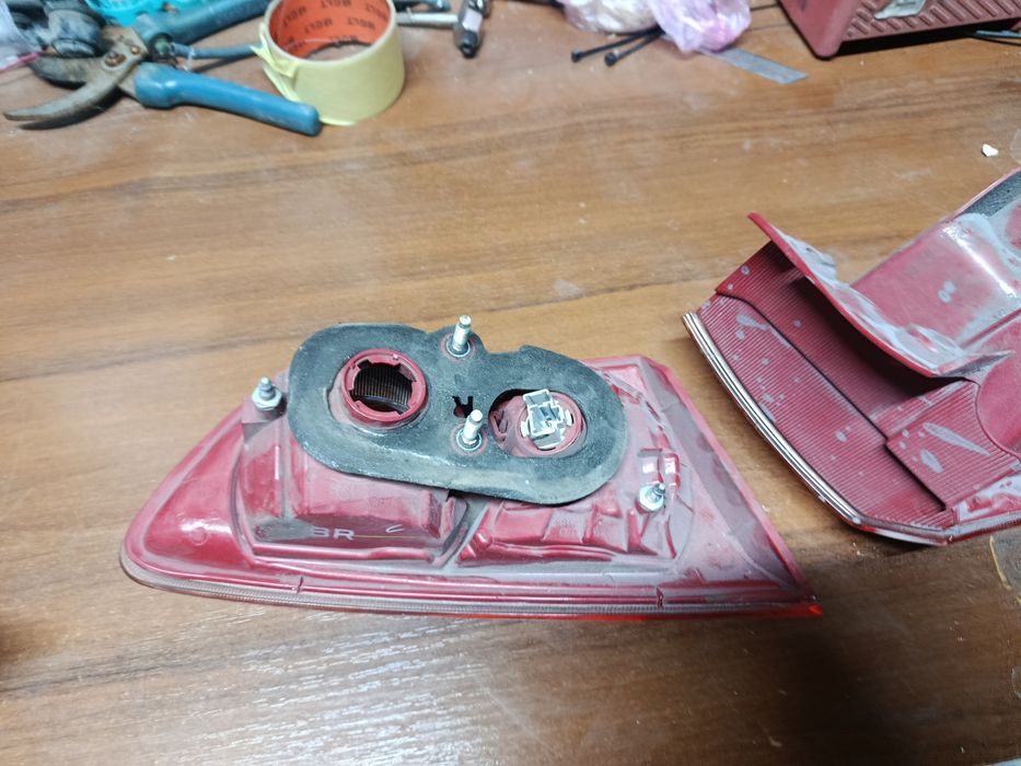 Зандние фанари Ланцер 10