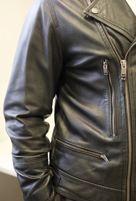 Шкіряна куртка Mango розміру XL від Ігоря Коваля