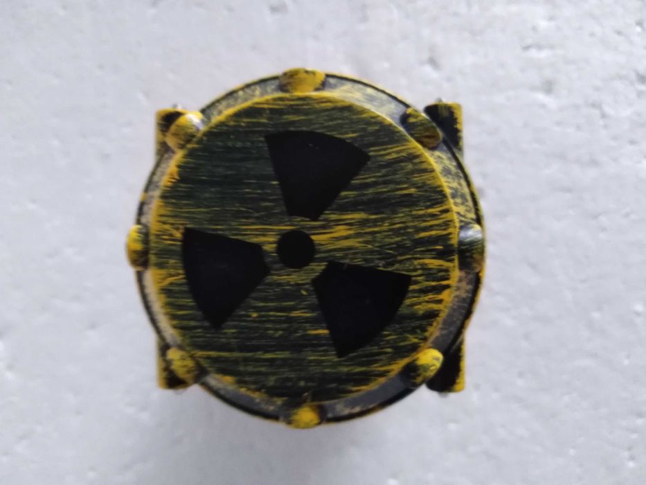 Mini Lanterna Decorativa Bidão Nuclear