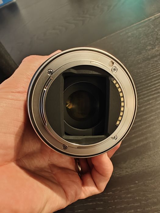 Vendo Tamron 17-70mm f/2.8 (Sony E)