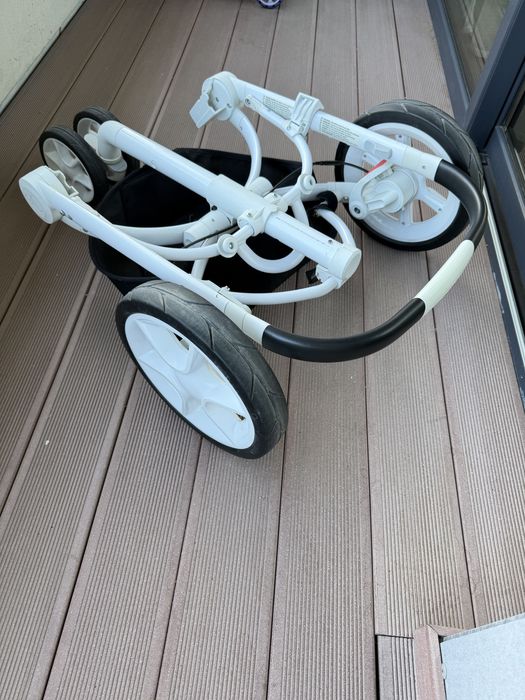 4 em 1 - Carrinho Quinny Moodd + Alcofa Quinny + Ovinho + Isofix