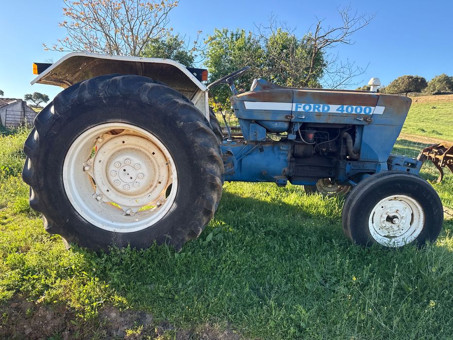 Tractor Ford 4000