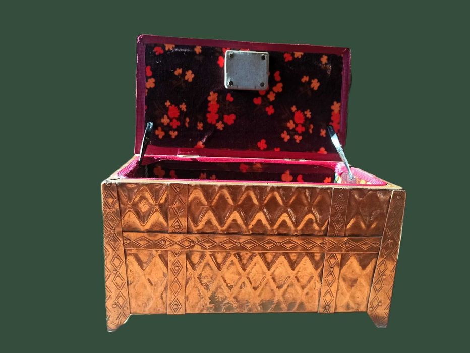 Dwie metalowe skrzynie / kufry (vintage)