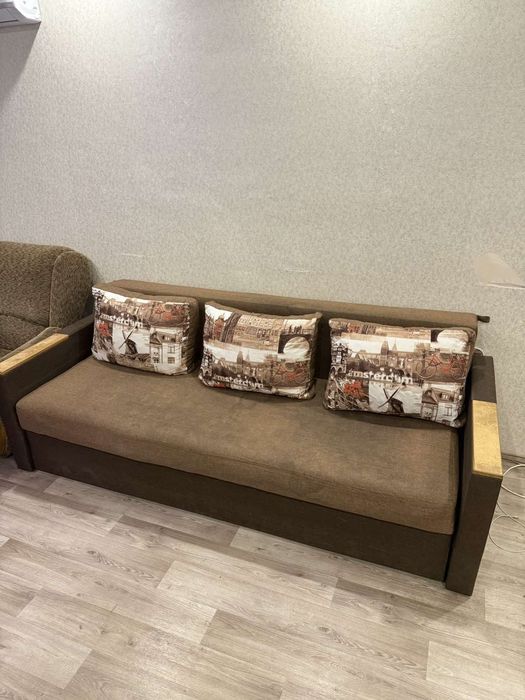 Продам диван пружиний