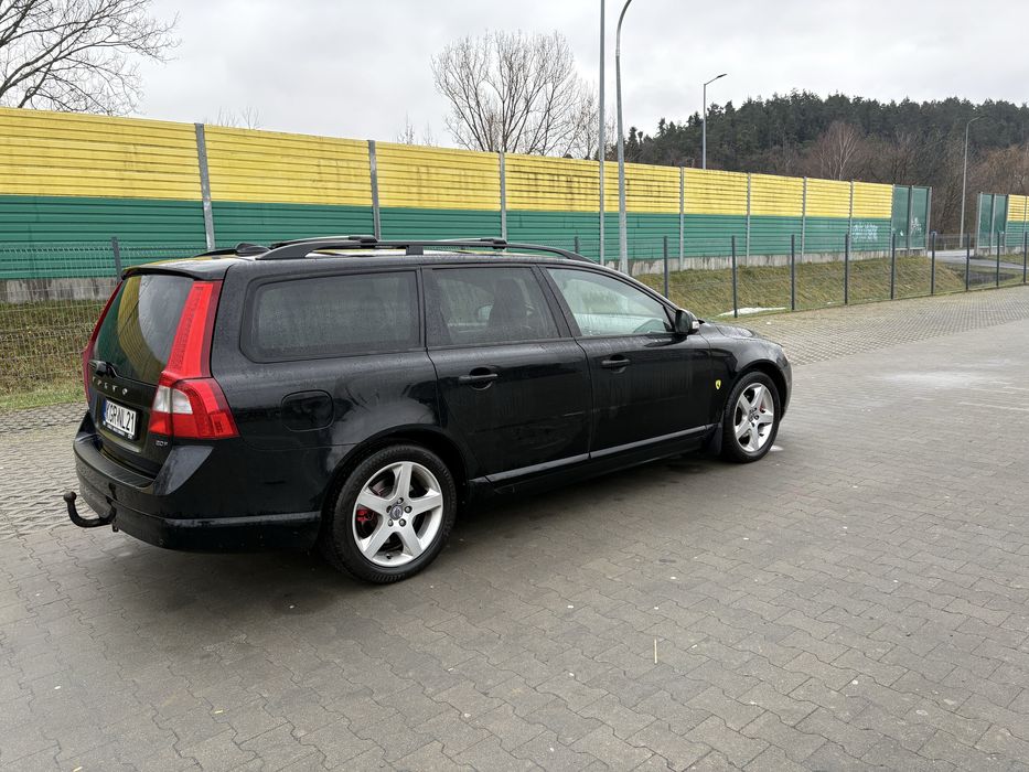 Volvo V70 | 2.0 145KM | Xenon | Tempomat | Hak | 2 kpl nowych kół