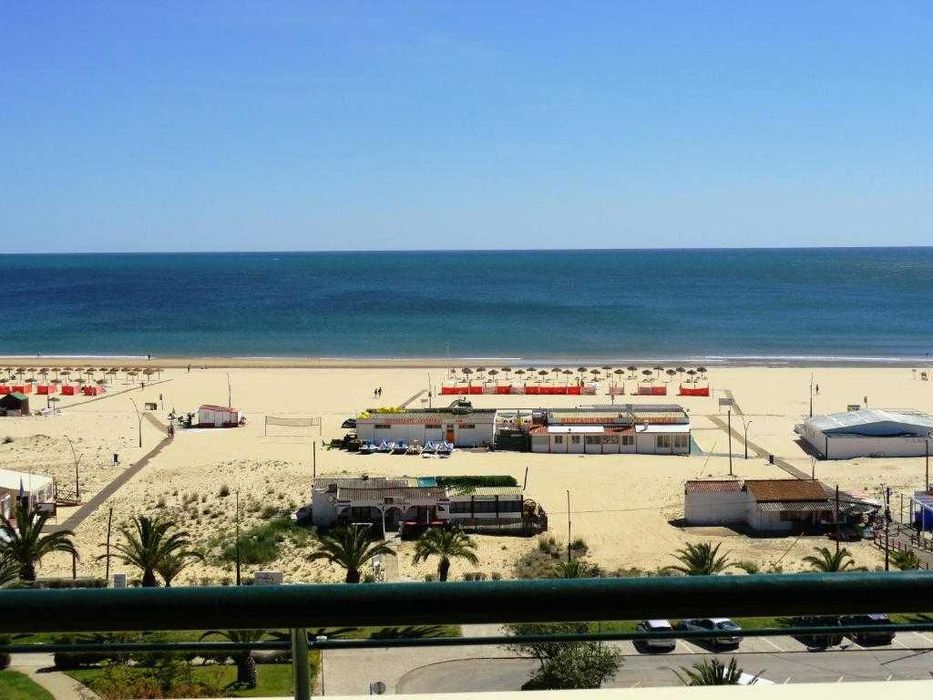 Apart T2 Monte Gordo c/Vista mar e Garagem - 1 linha da praia