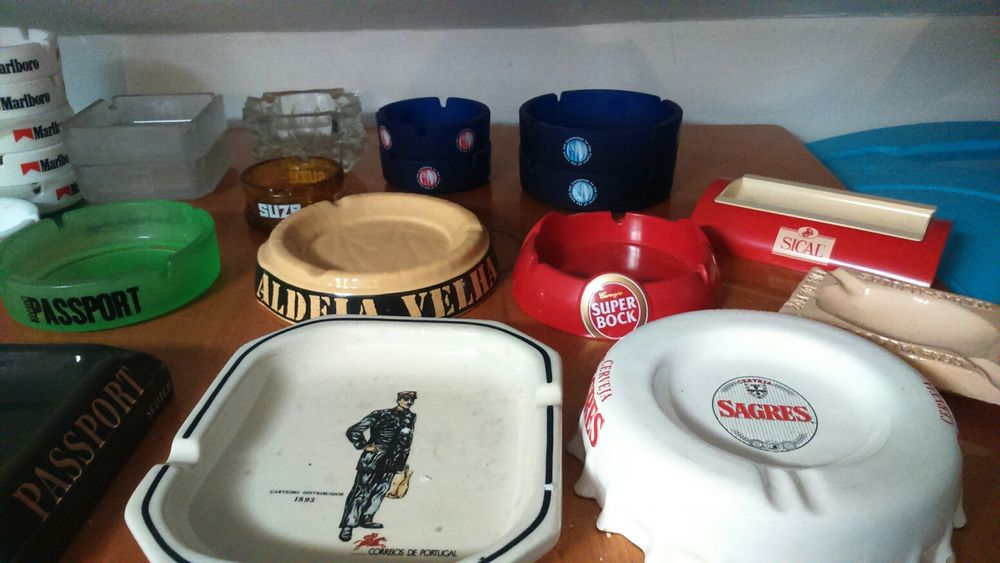 50 cinzeiros diferentes