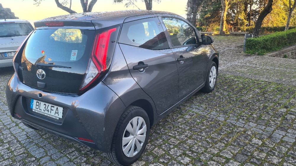 Toyota Aygo poucos km