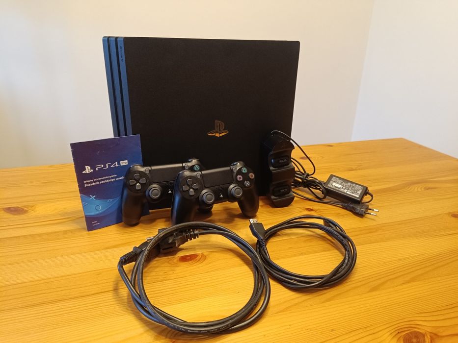 PlayStation 4 Pro ciekły metal bogaty zestaw 2 pady stacja ładowania
