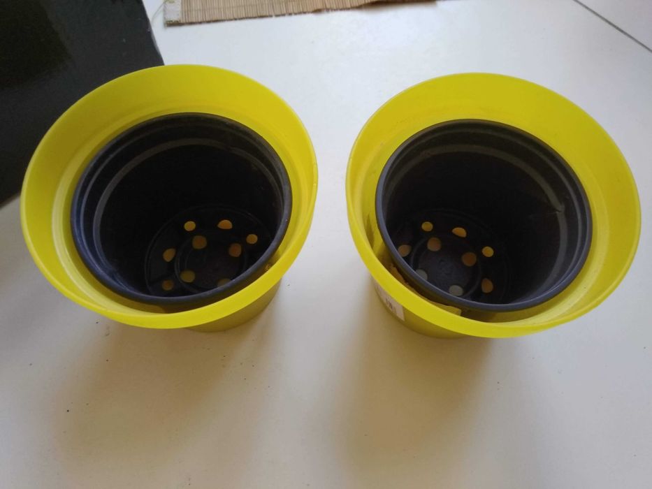 горшок для цветов с желтым кашпо поддоном комплект