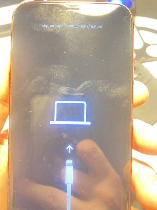 Продам айфон 11/64 Red