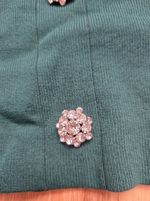 Zielony sweter elegancki