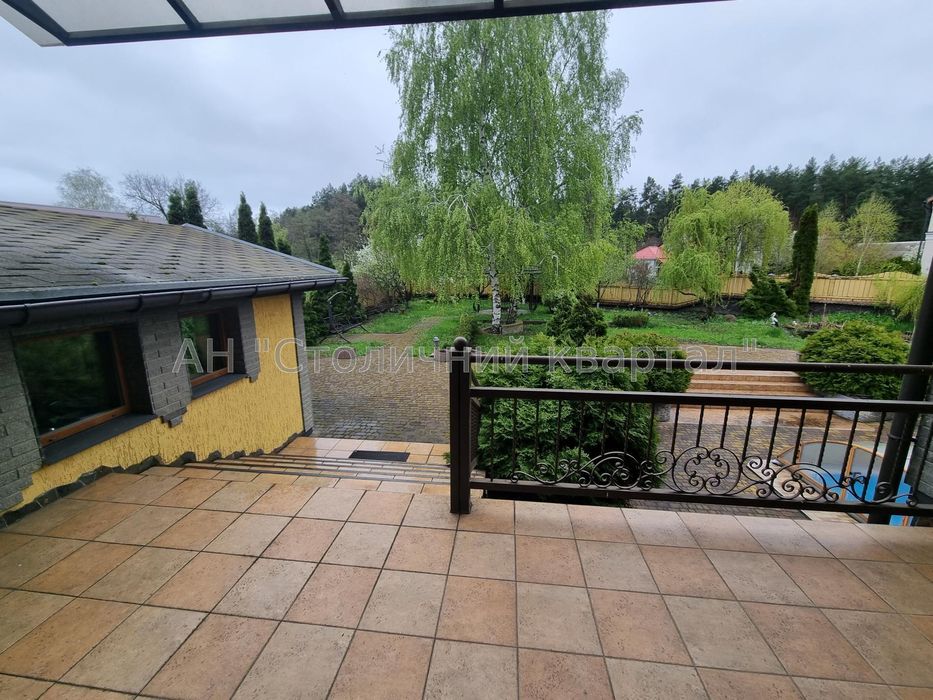 Продаж заміського житлового комплексу VIP-класу в с.Бобриця.