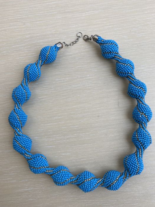 Кольє з бісеру на шию шикарно під вишиванку