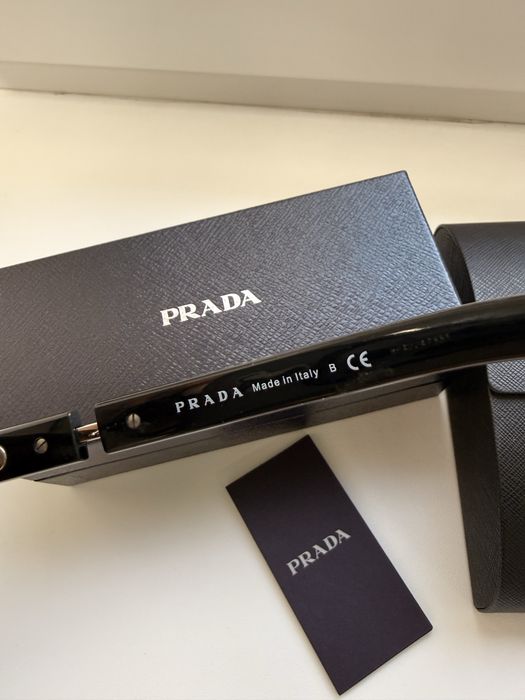 Продам очки Prada
