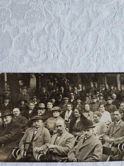 Stare zdjęcie ok 1920 r z zebrania lub koncertu