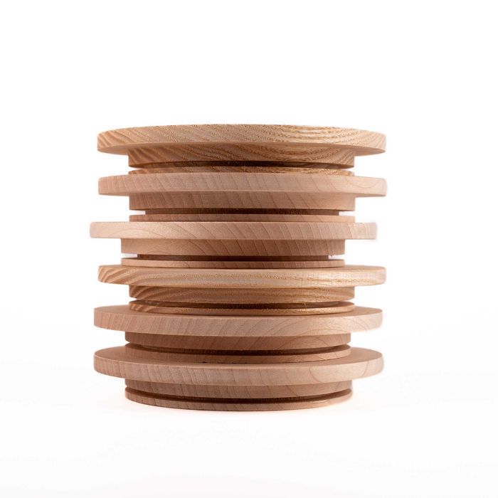 Власне виробництво виконуємо токарні роботи по обробці ДЕРЕВИНИ