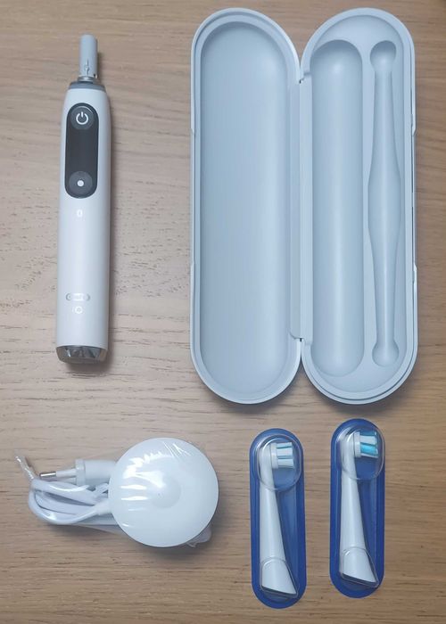 Szczoteczka magnetyczna Oral-B iO Series Trial Edition