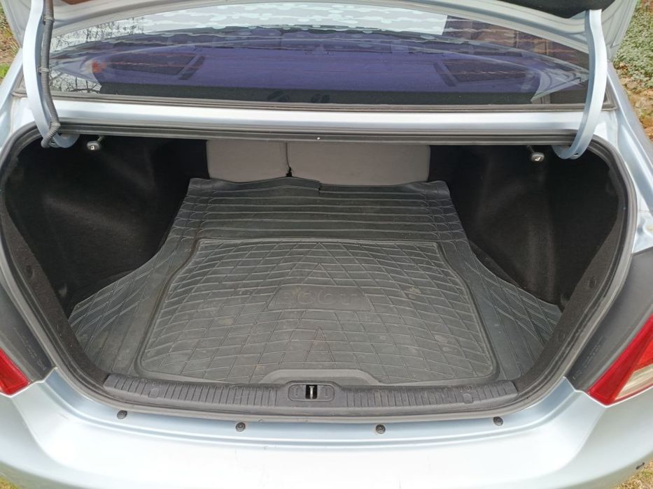 Кіа  Cerato 1.6 бензин
