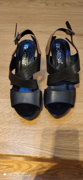 Sandałki marki carinii rozmiar 36