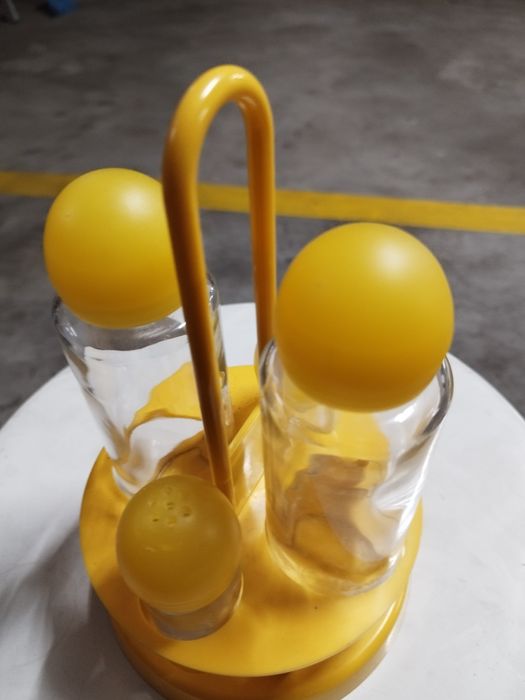 Suporte (azeite/vinagre/sal/pimenta)