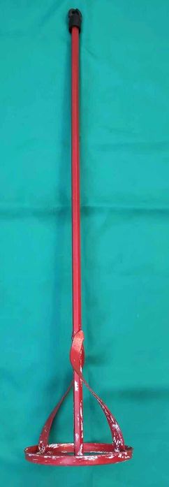 Caixa metálica multiusos.