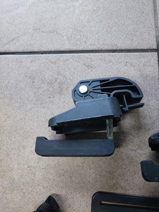 Uchwyty do boża dachowego