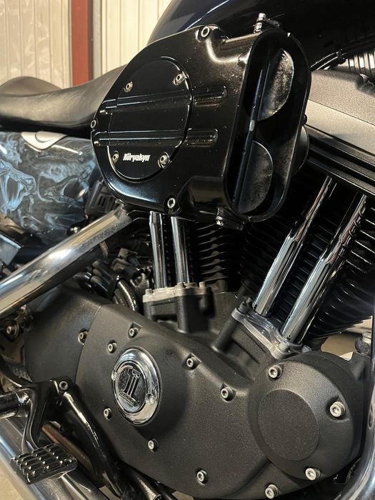 Harley  883  superlow