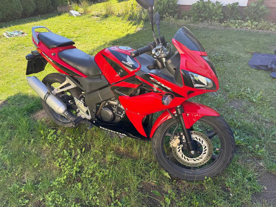 Honda CBR125R JC39 2008r 9k km | świeże OC/badanie techniczne