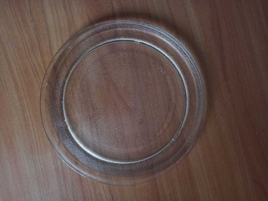 Тарелка для микроволновки  25 см диаметр. . Новая