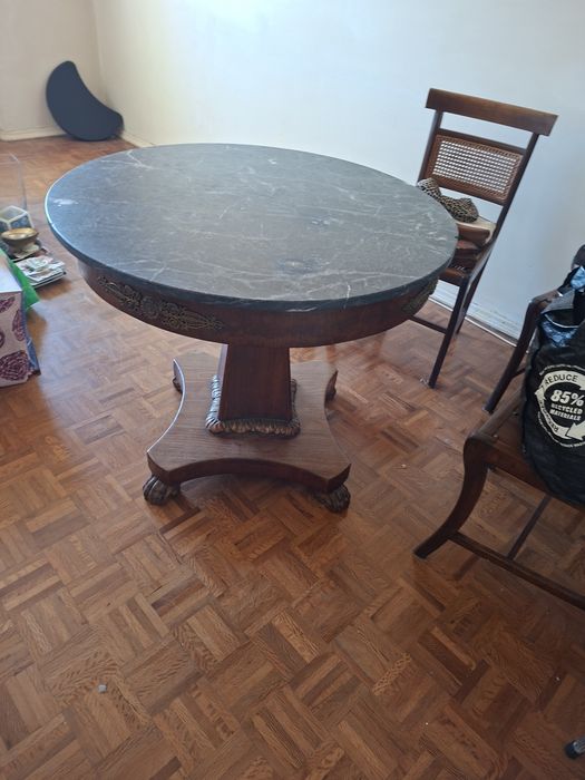 Mesa estilo Império