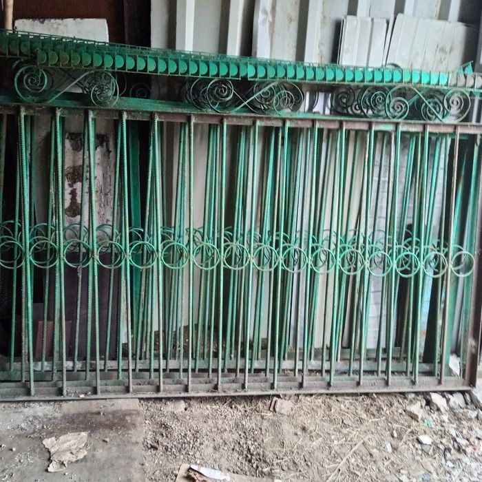 Продам секціі забору  по 2метра ,6 шт 1000 грн за секцію уголок  35 5т