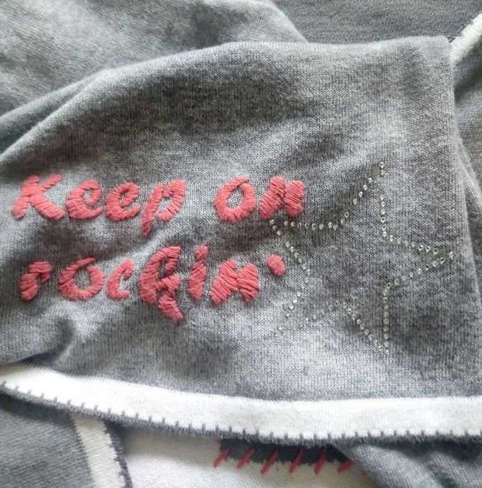 cienki szary sweterek z gwiazdą Stree One r. M