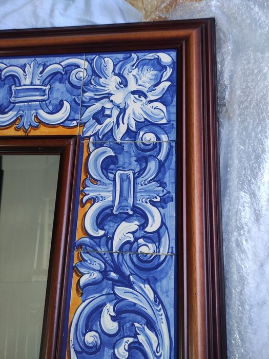Espelho com azulejo pintado á mão